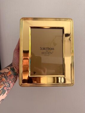 Seiden Solid Brass 5x7 Gold Picture Frame